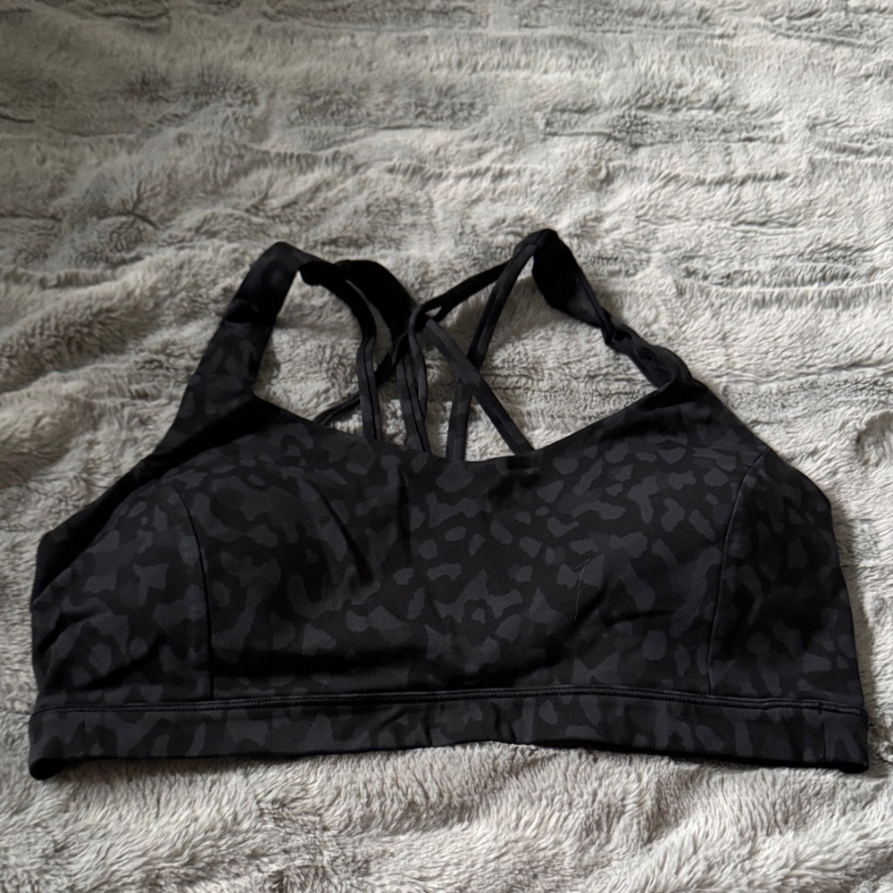 Lululemon Free to be Serene Bra